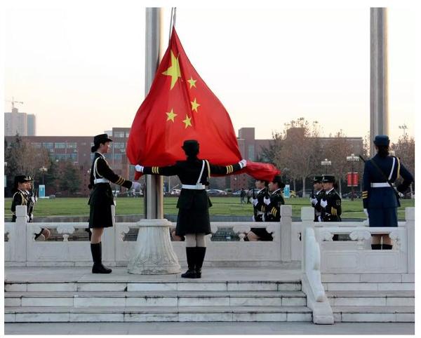 今天,我们的国护女兵初亮相,惊艳到你了吗