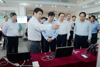 教育部副部长杜占元莅临我校视察指导