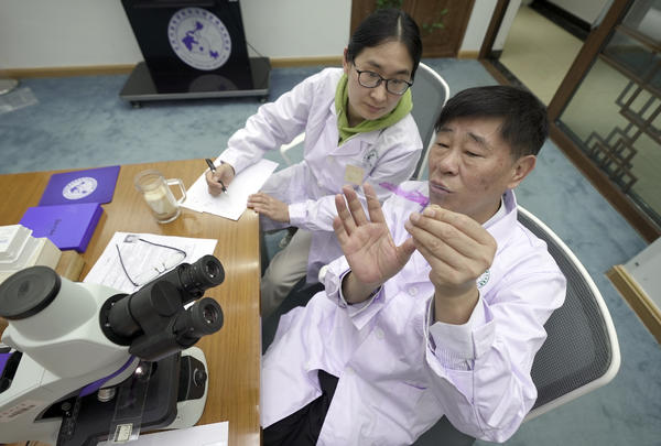 大河报丨郑州大学省部共建食管癌防治国家重点实验室 希望能把食管癌变成感冒一样