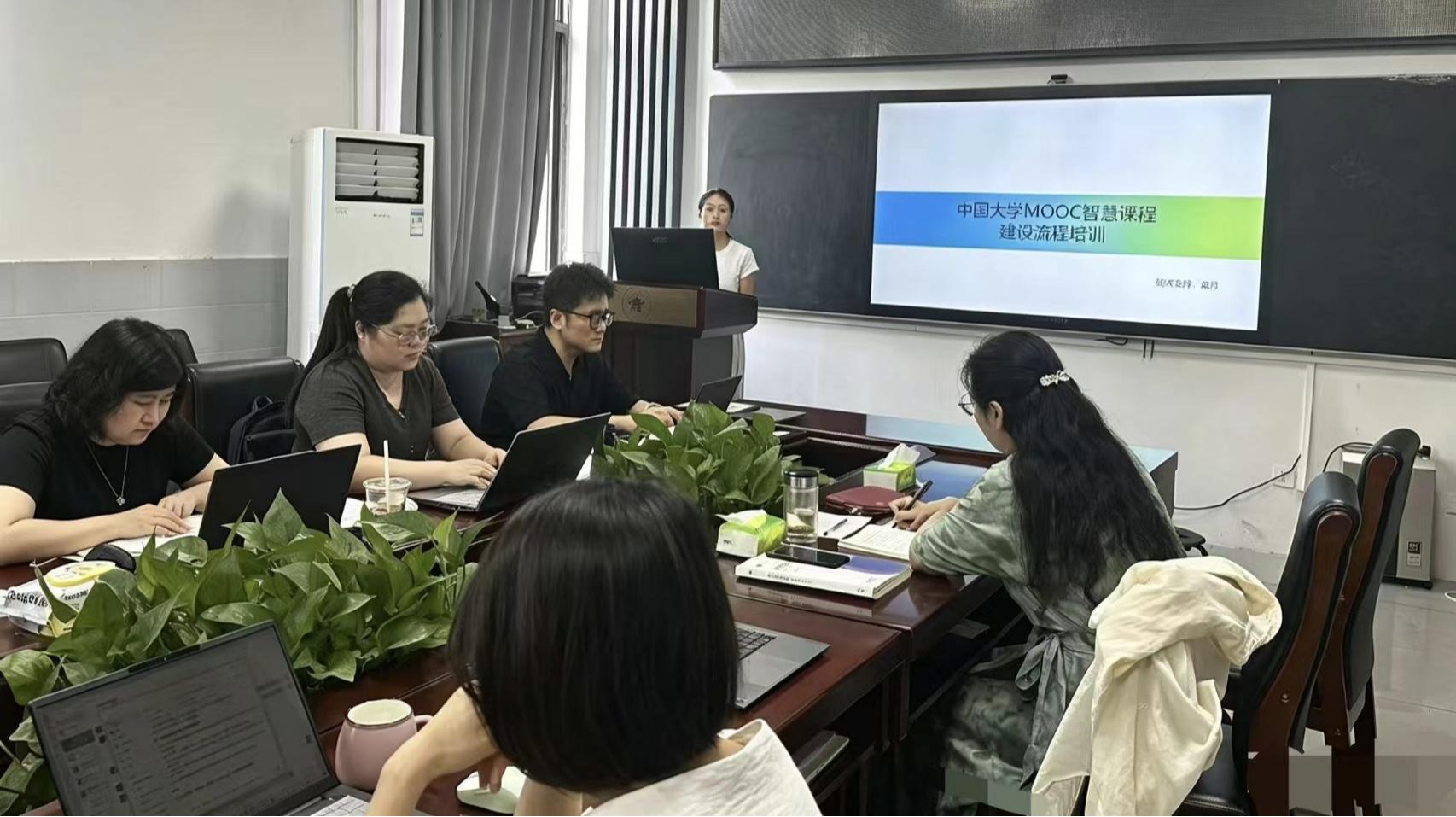 医学遗传学与细胞生物学系召开“1...