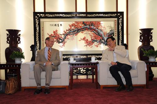 http://page5.zzu.edu.cn:8080/_vsl/59AED36ED923BF9D0C82DAB43A82518E/220EEB0D/8585?e=.jpg
