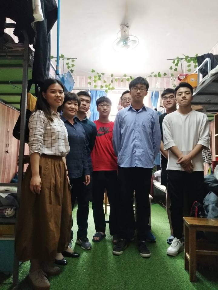 空港经济学院成功举行2017年大学生宿舍文化节活动五星级文明宿舍挂牌