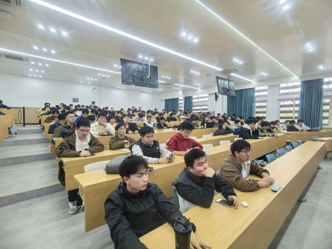 0466b373924b9da7f83bff8c547a6b7a