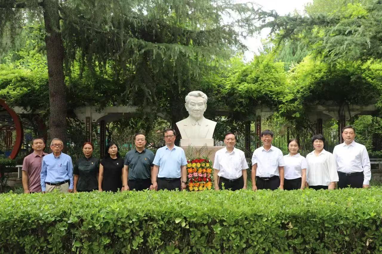 传承沈琼教授精神，共筑食管癌防治新篇章——我室王立东教授随郑大一临院代表团赴林州交流